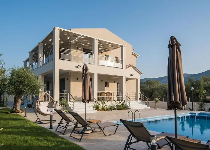Daisy'S Garden - Villa With Private Pool, Ideal For Large Groups, By Zantewize Drakas photo