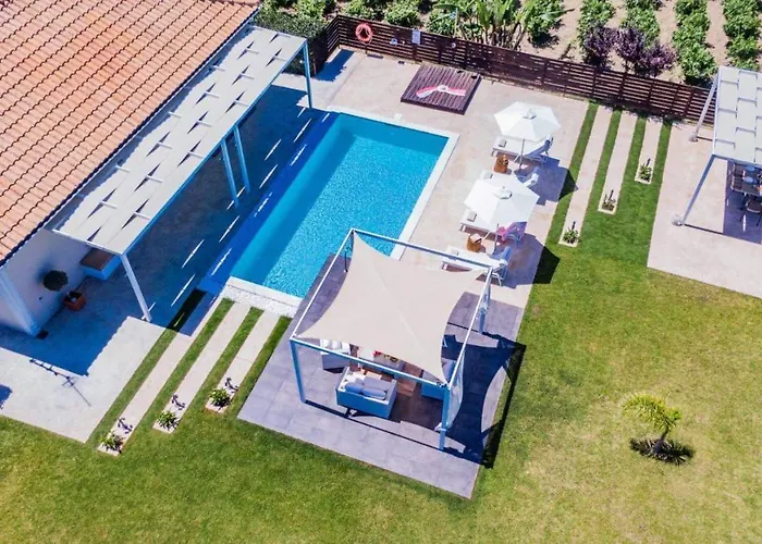 Madini Luxury Villa With Private Heated Pool Vanato photo