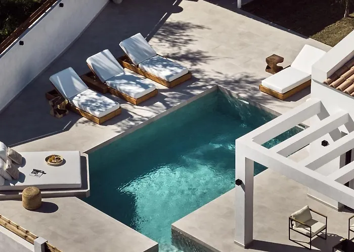 Estelle Villa, A Flamboyant Escape With Pool, By Thinkvilla Romirion photo