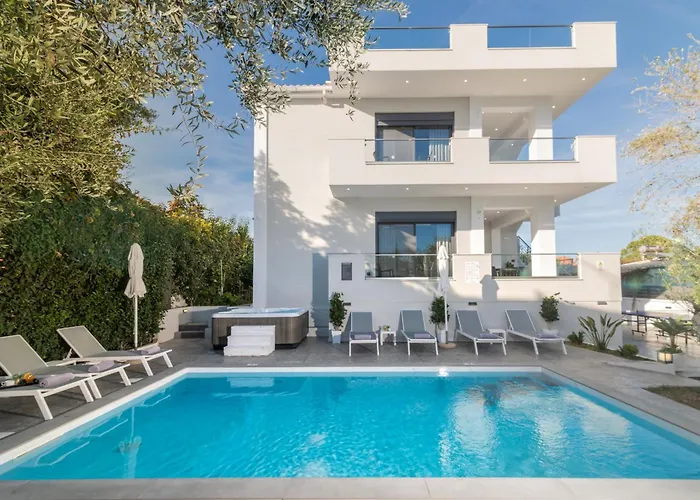 Royal View Villa - Private Pool & Hot Tub Romirion photo
